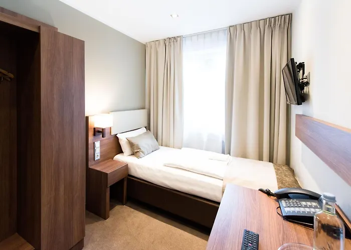 Hotel Arena Am Zoo By Ans 3*